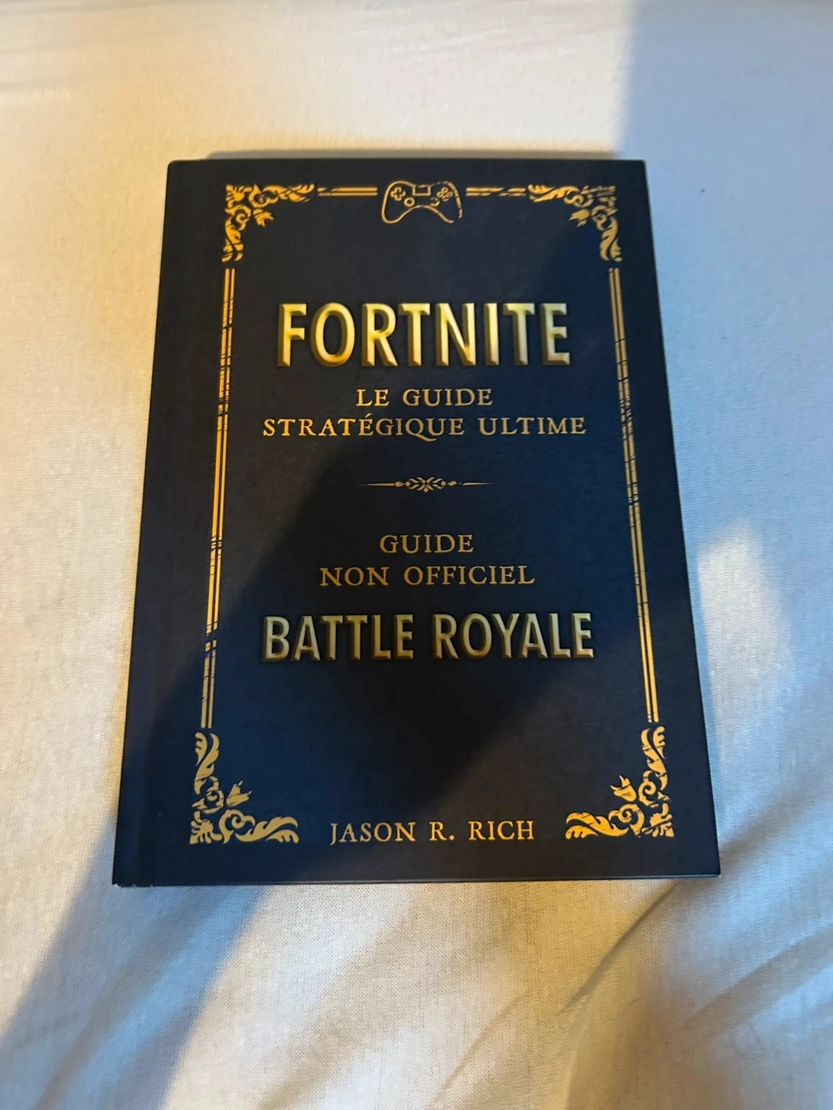 Livre Fortnite "Le guide stratégique ultime"